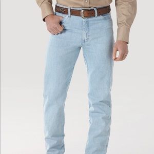Men’s Wrangler Light Wash Jeans